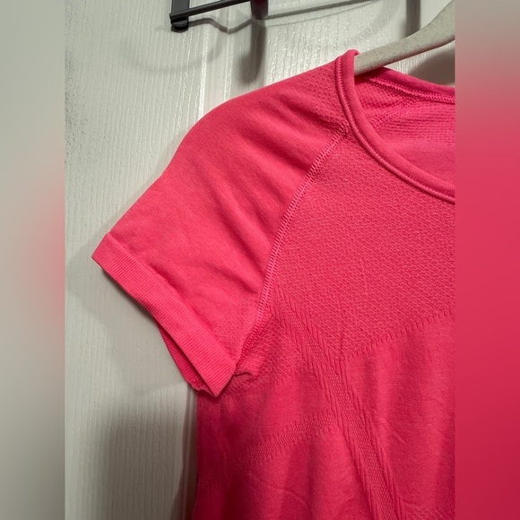 Athleta hot Neon Pink Fast Track Workout Tee women’s XS athleisure top seamless - Picture 4 of 15